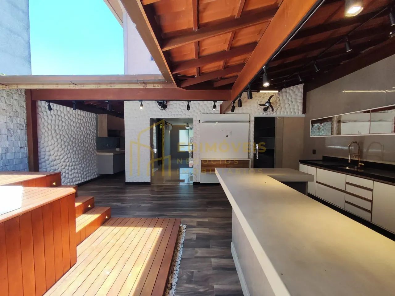 Casa Charmosa com Quintal Gourmet e 2 Vagas em Praia da Baleia  Serra/ES - Foto 8