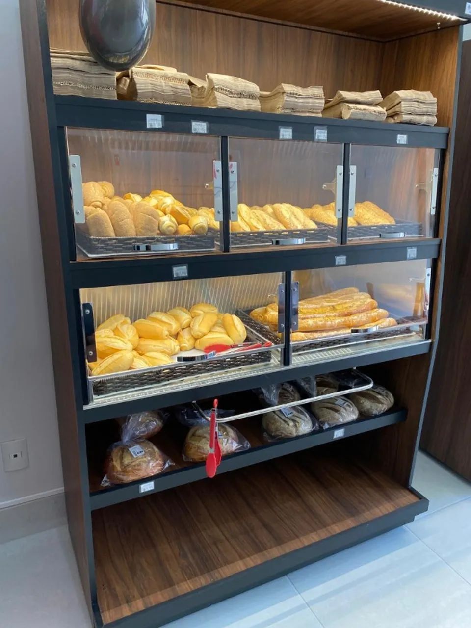 Expositor de Pães Kolde Premium com LED - Excelente Estado - Foto 4