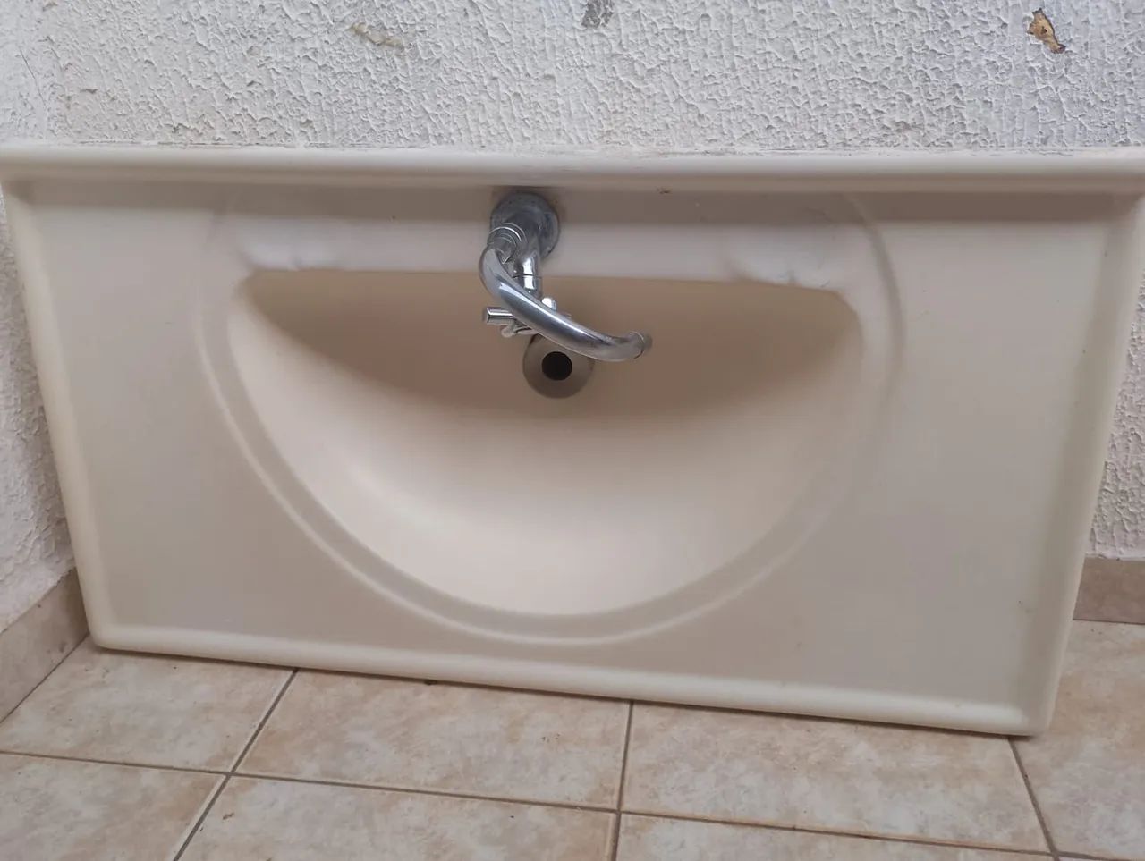 Bathroom sink / cabinet