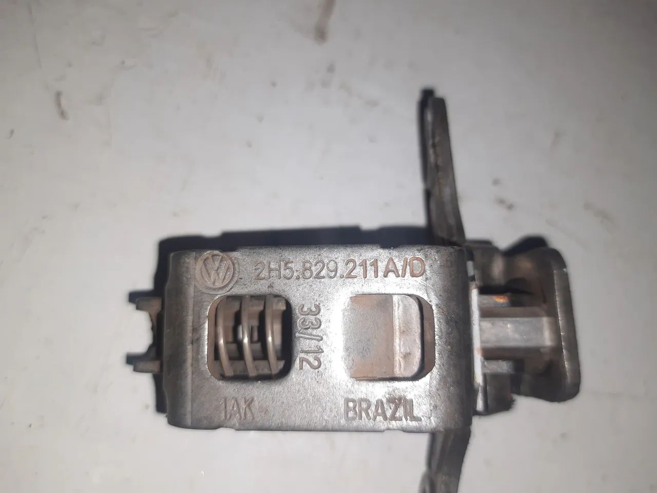 Fechadura Interna Tampa Caçamba Amarok 10/13 - Foto 4