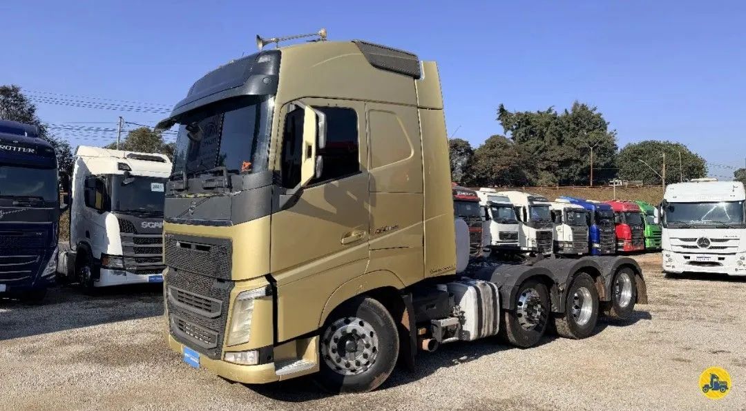 VOLVO FH-460 8X2<br>2016/2017<br>TETO ALTO<br>AUTOMÁTICO