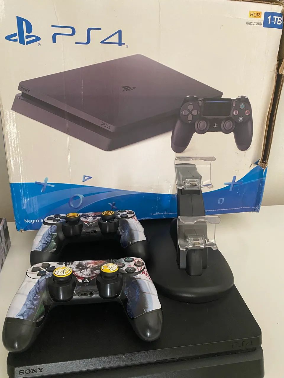 Ps4 slim 1TB extra