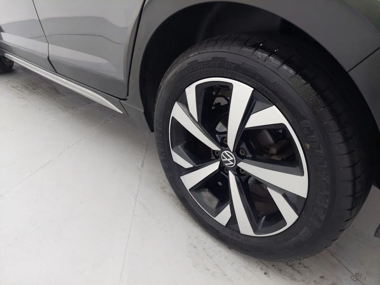 Volkswagen Nivus Highline 1.0 200 TSI Flex Aut., foto 12 de 18