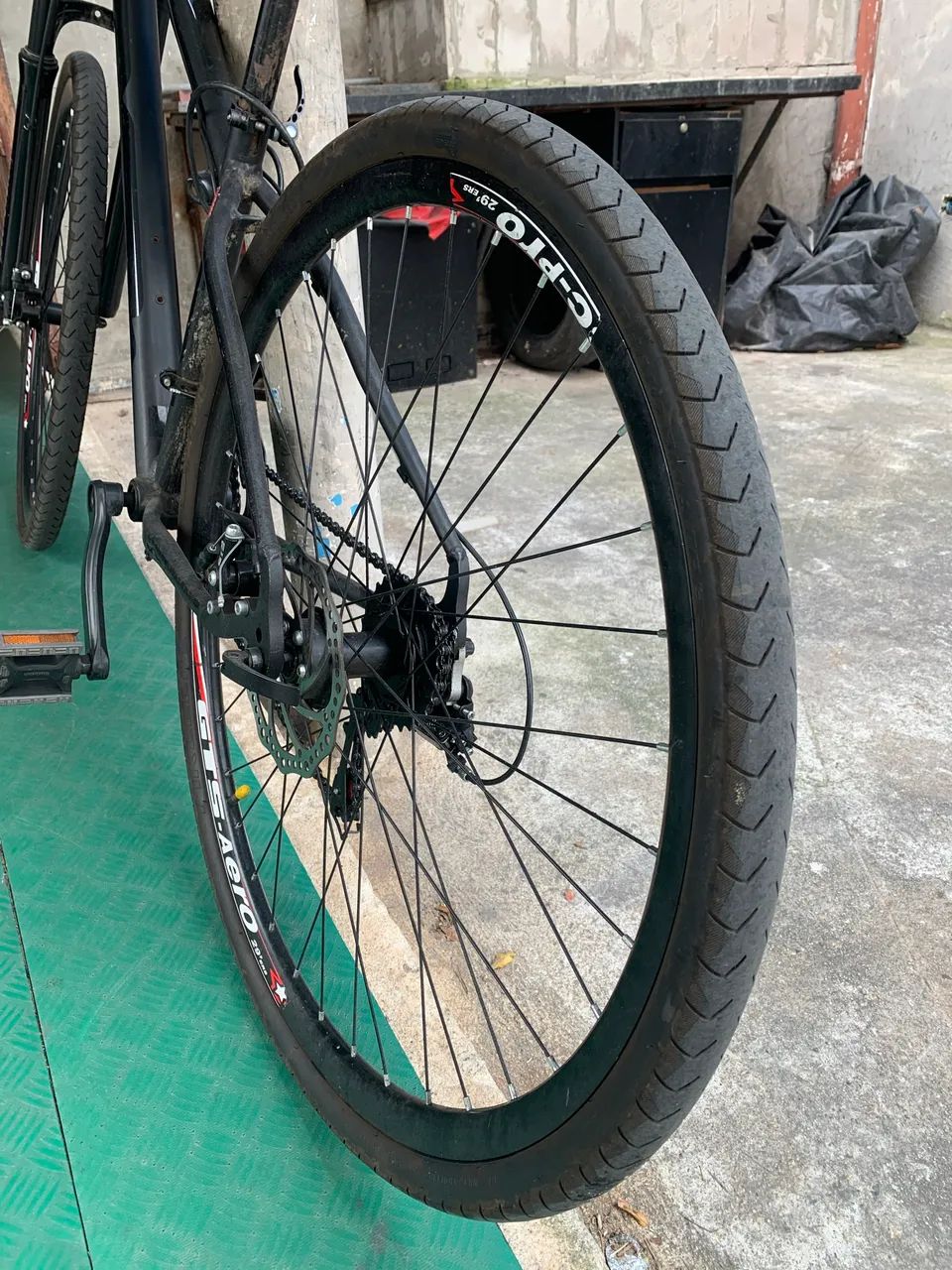 Bicicleta aro 29 gts preta  - Foto 4