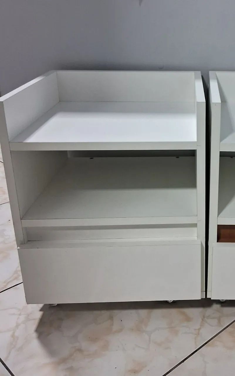 Mesa cabeceira Branca