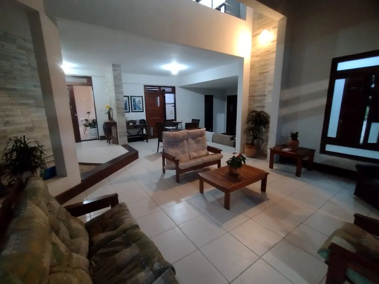 Casa para venda possui 400 metros quadrados com 1 quarto