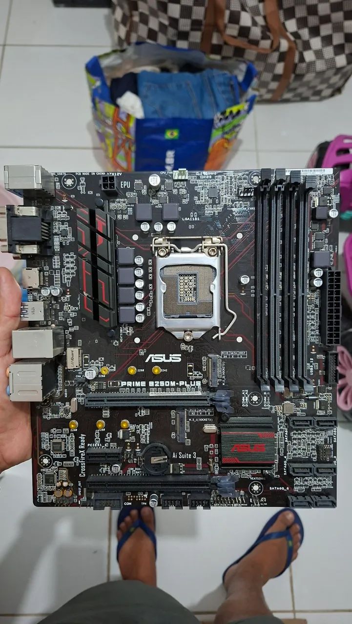 Placa mae retirada de peças 