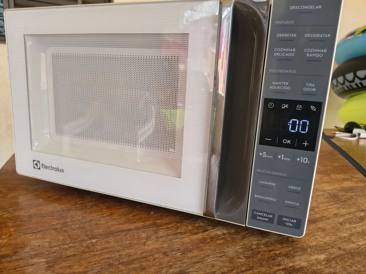 Vendo microondas Semi novo 