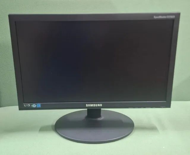 Monitor Samsung 18.5" LED VGA/DVI/HDMI (adaptador)    