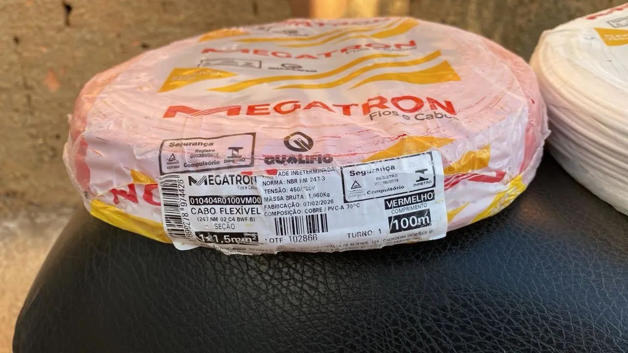 Vendo rolos de fio novos