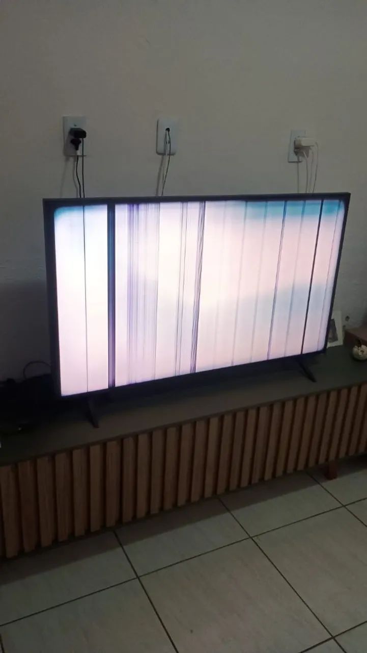 Smart TV LG 50 polegadas com defeito