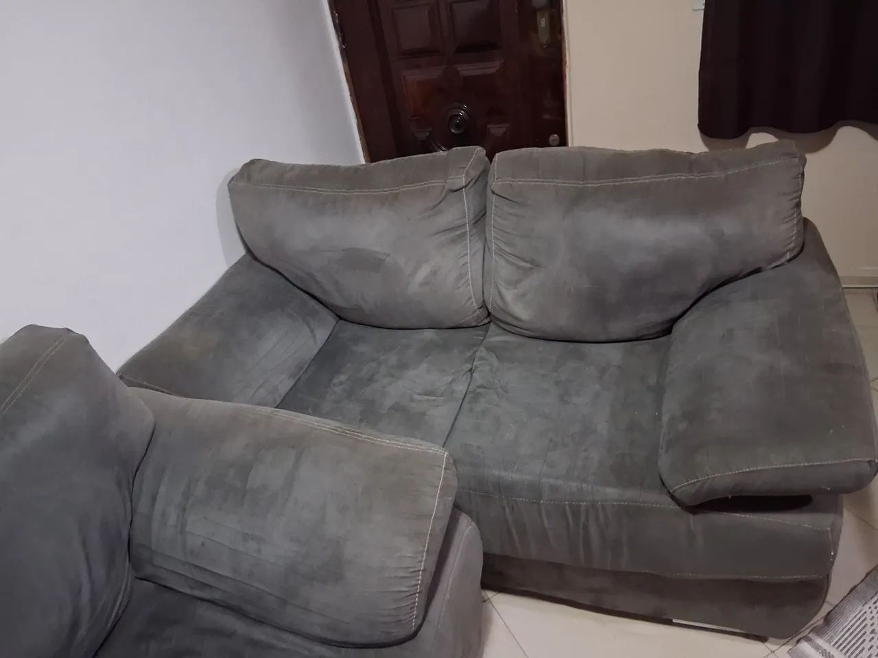 SOFÁ DE 3 e 2 LUGARES. - Foto 2