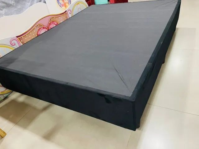 BASE CASAL 1.38X1.88 CM SIMPLES NOVA EM VELUDO COM PÉS