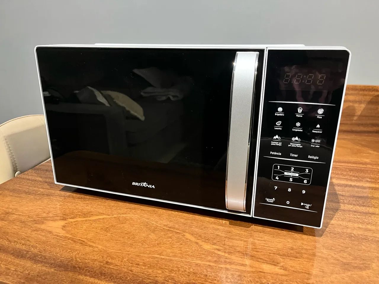 Microondas 20L Britânia