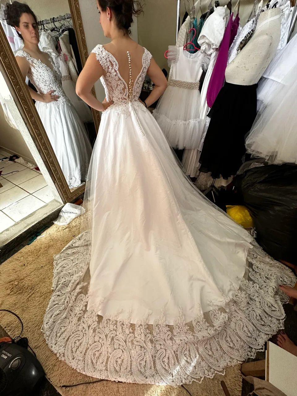 Vestido de Noiva Bordado com Pérolas  - Foto 3
