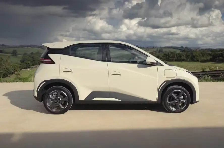 Locação de veículos elétricos Geely e BYD - Foto 4