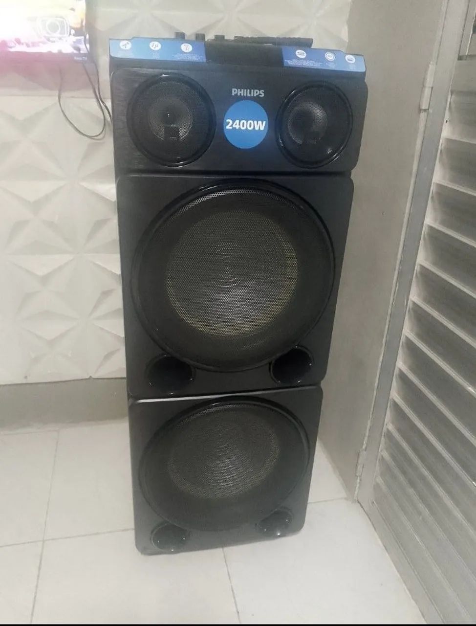 Caixa de som Philips. 
