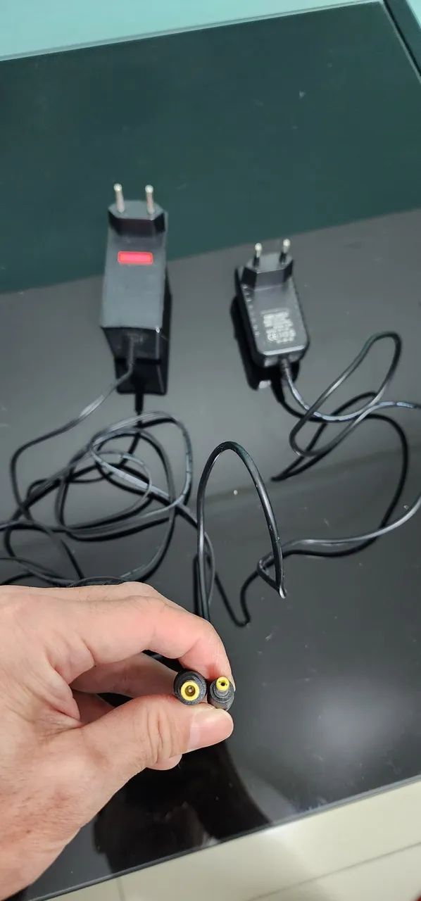 2 Fontes de Alimentação AC/DC 12V 2,5A e 5V 2A - Funcionando