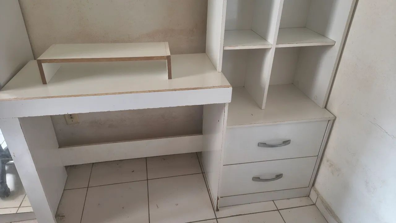 Escrivaninha com 2 gavetas grandes - Foto 5