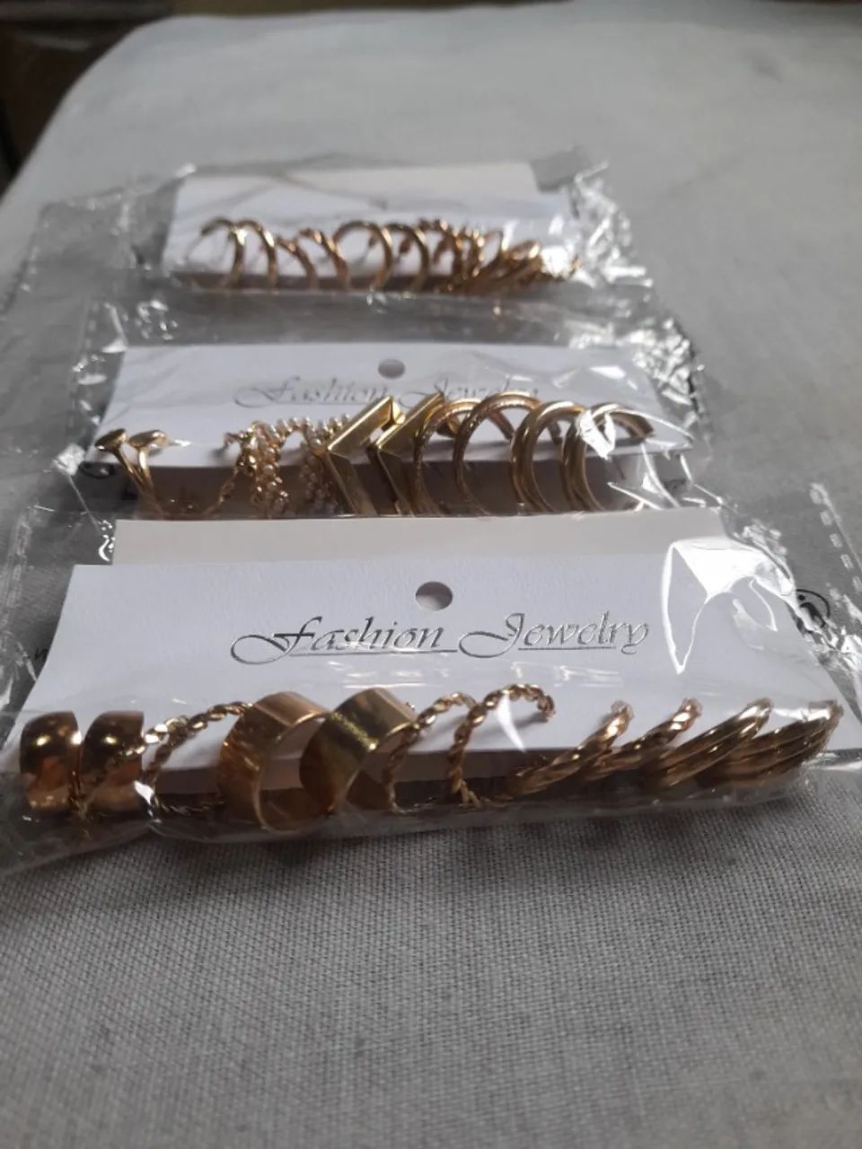 Conjunto com 18 pares de brincos elegates - Foto 2