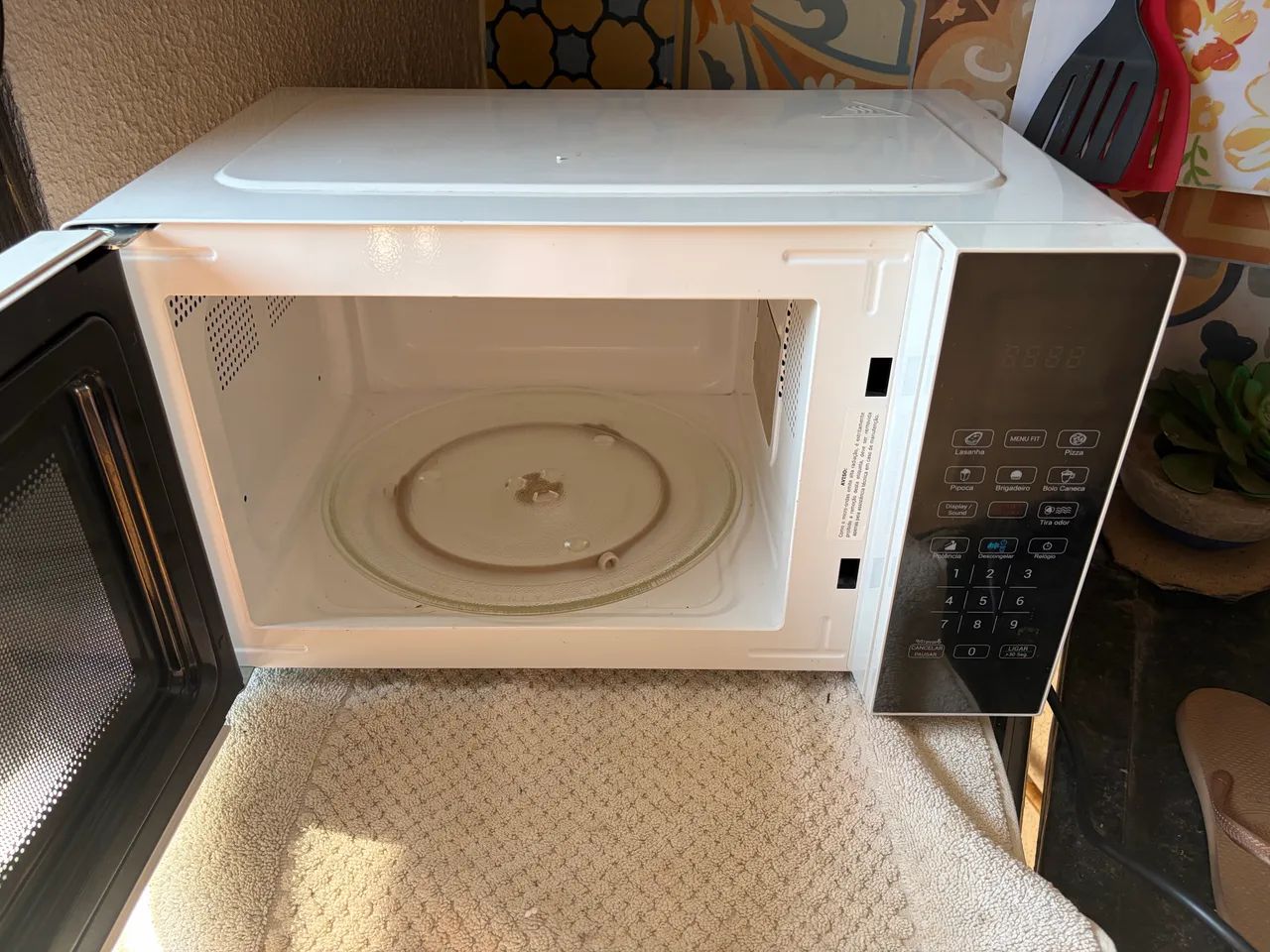 Microondas Philco semi novo - Foto 3