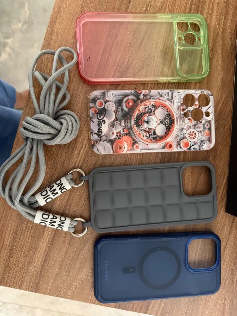 4 capas para iPhone 15 pro Max 