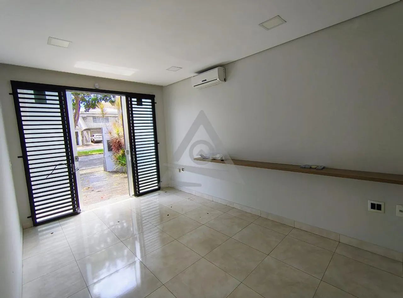 Casa para alugar em Campinas, Jardim Leonor, com 4 quartos, com 196 m² - Foto 2