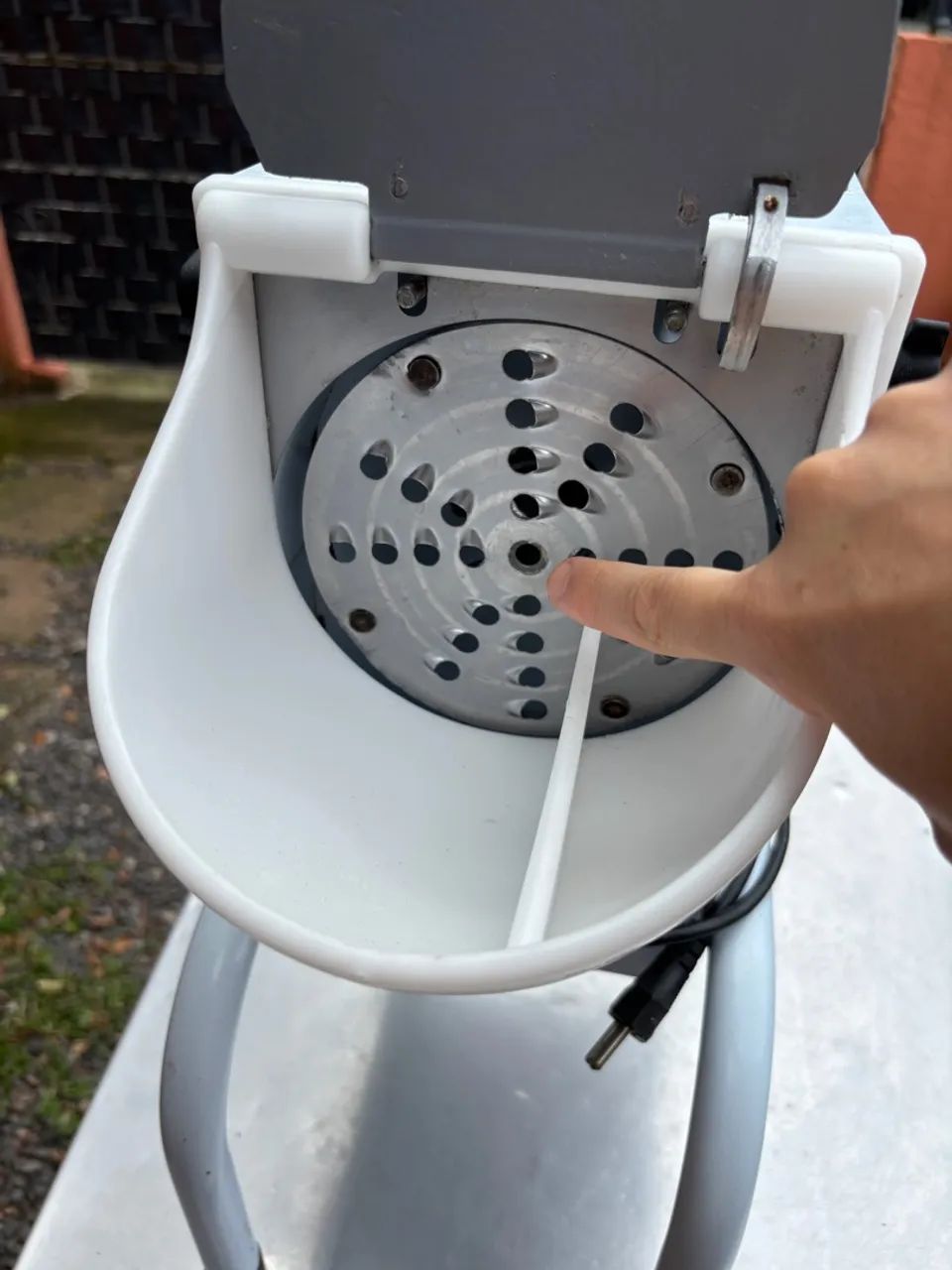 MÁQUINA DE RALAR QUEIJO  - Foto 2