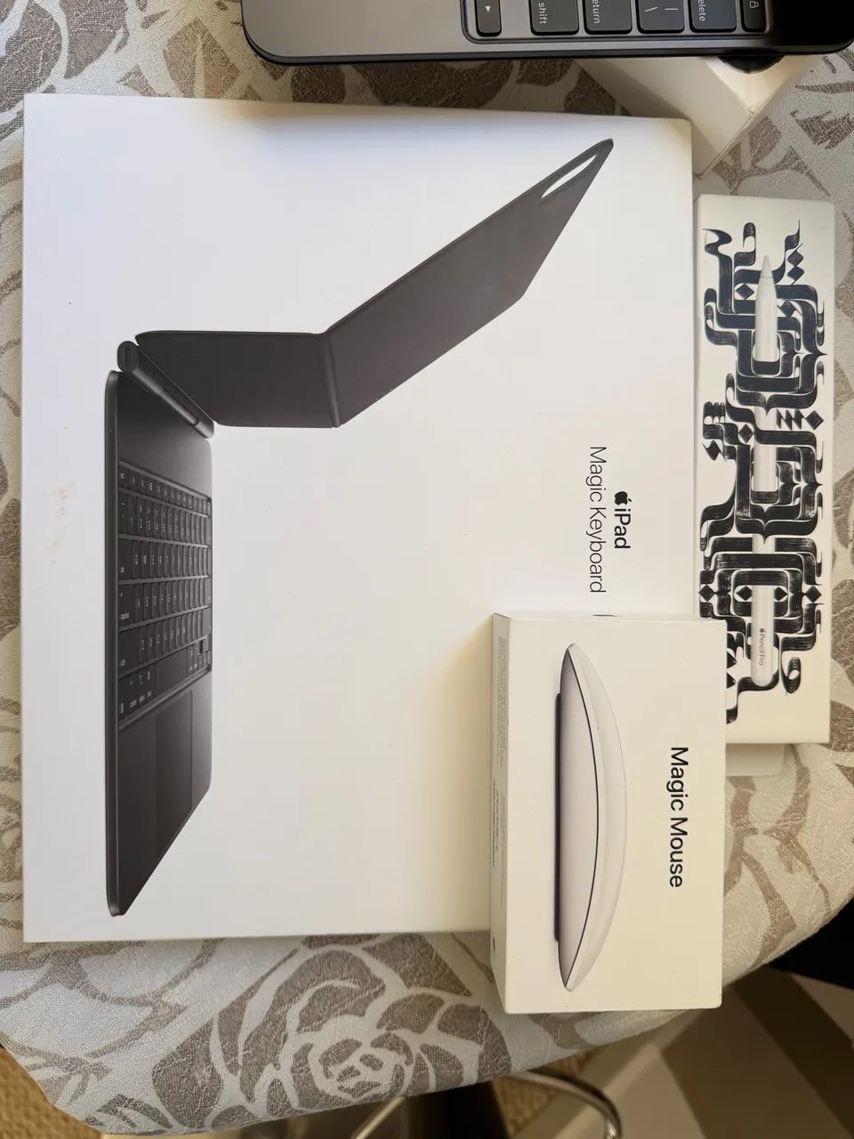 iPad Pro 13" (M4) 256GB Cellular (5G) + Magic Keyboard + Pencil Pro + Mouse - Garantia  - Foto 3