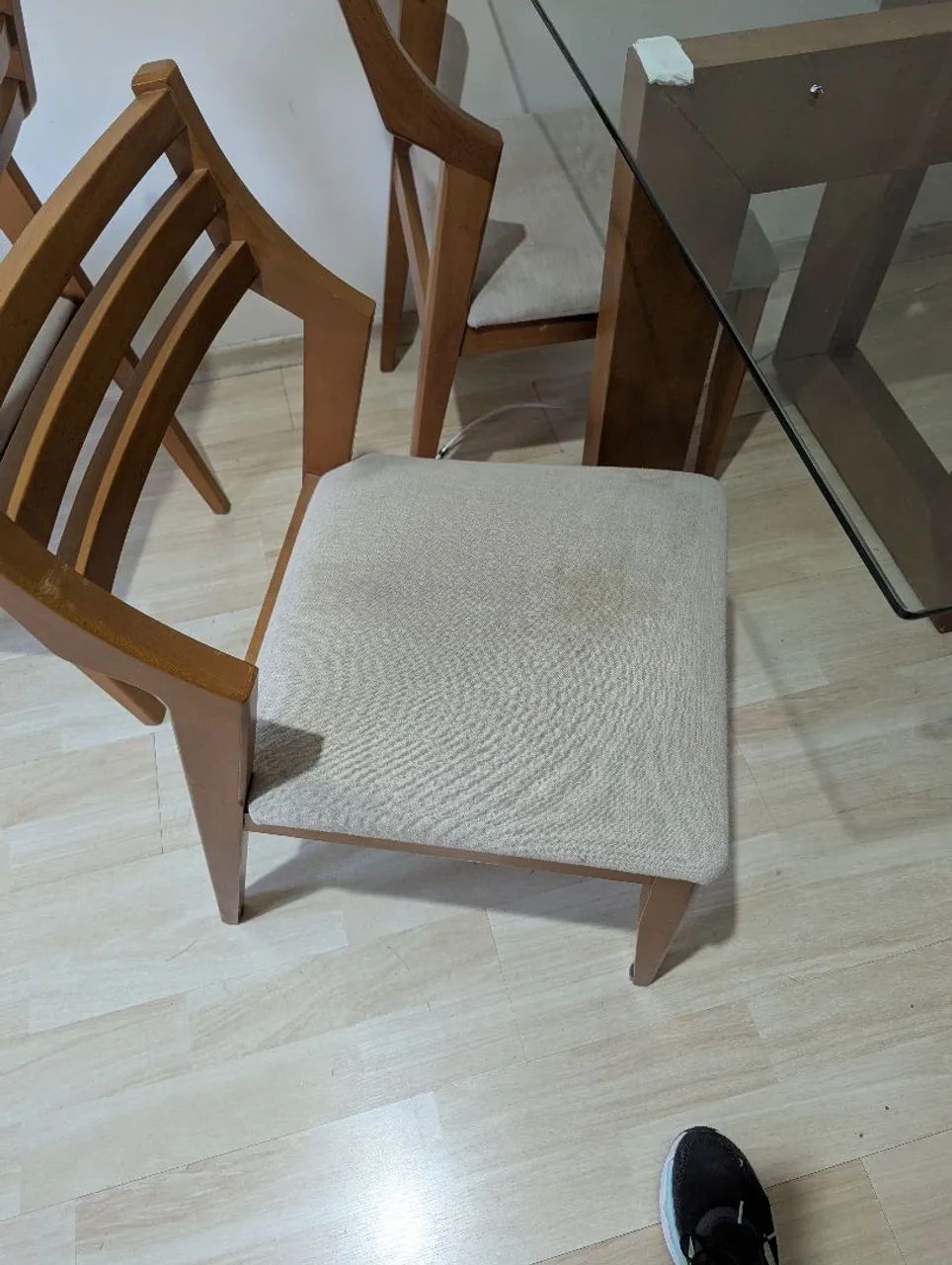 Mesa com quatro cadeiras  - Foto 3