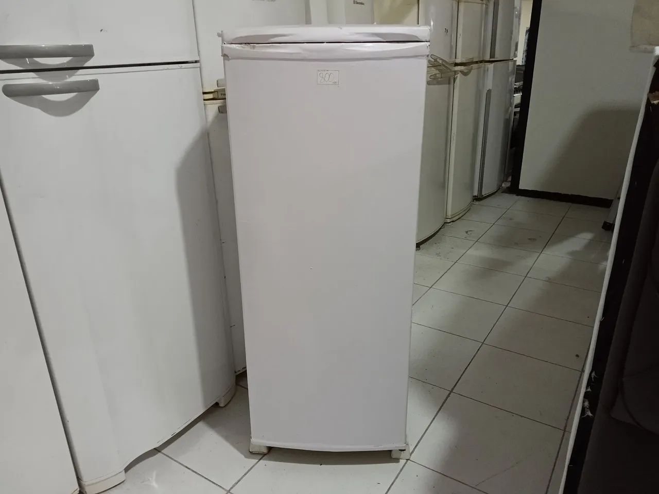 Geladeira Eletrolux 240 Litros funcionando