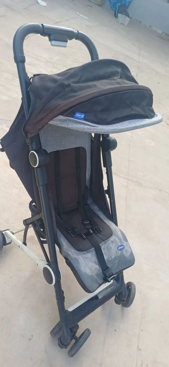 Carrinho de bebê Chico mini otimo para viagens - Foto 2