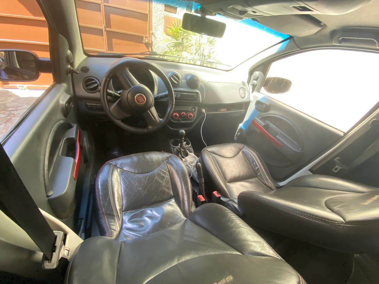 Fiat Uno Sporting 1.4 EVO Fire Flex 8V 4P 2012 - Foto 3