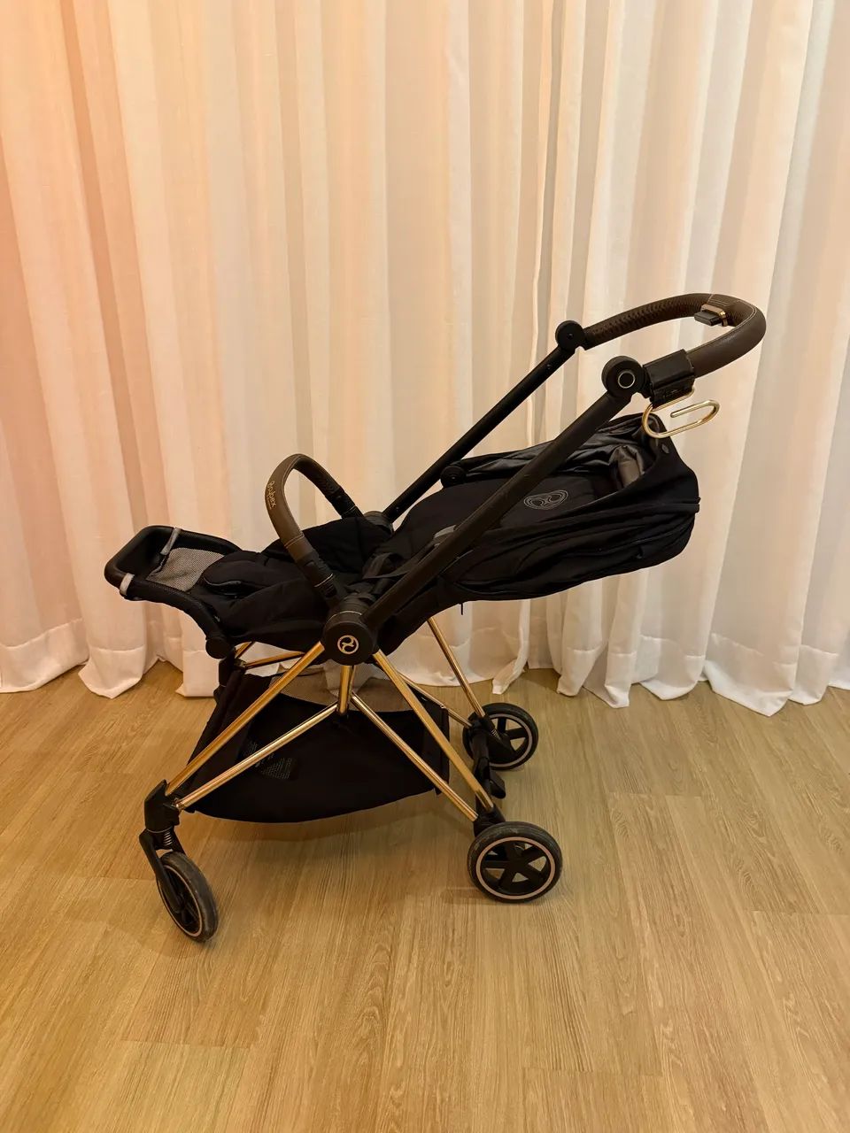 Carrinho de bebe  Cybex Mios + Moisés Lux Carry Cot - Impecável - Foto 2