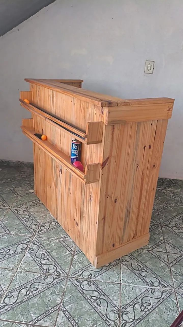 Balcão para recepção de madeira 