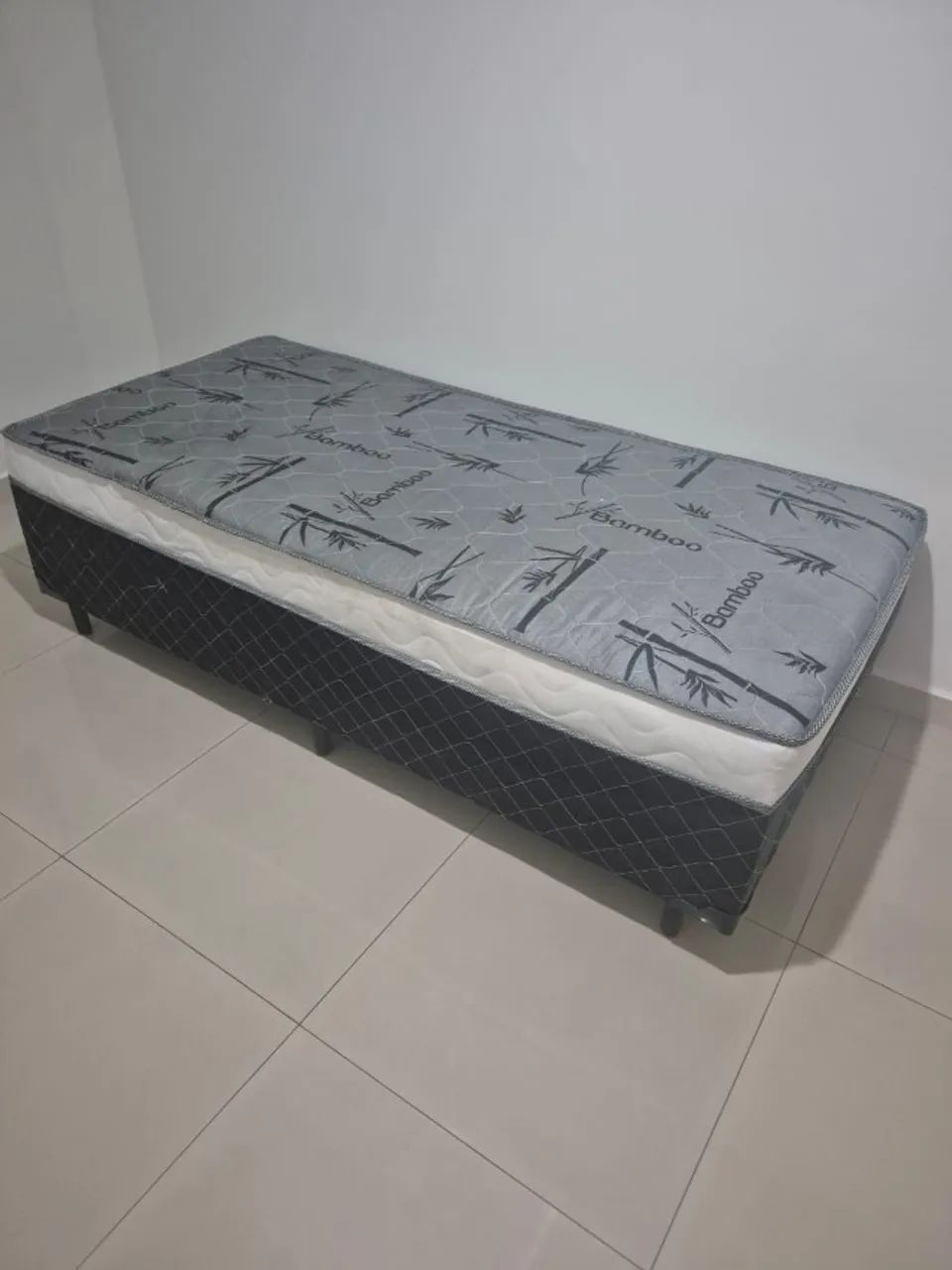 Cama de solteiro com colchão