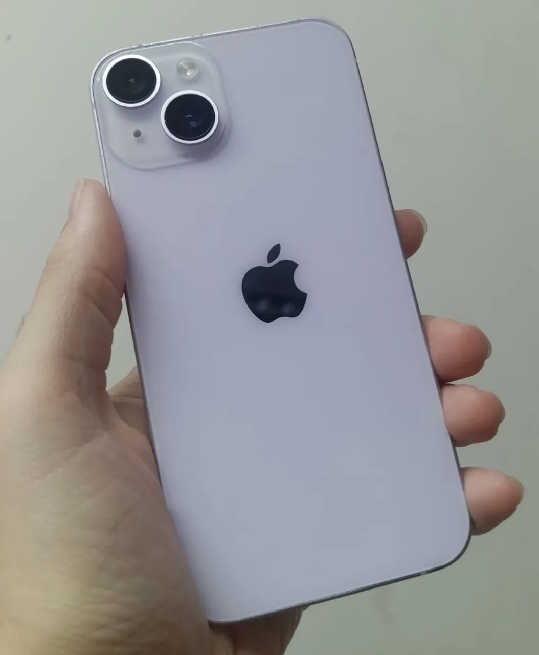 iPhone 14 lilás semi novo 128GB com garantia 