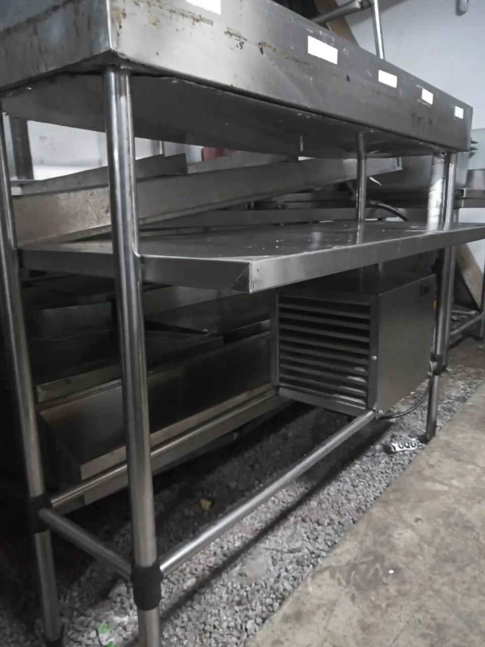 Condimentadora refrigerada para Gns, com motor 220v inox , com pé - Foto 4