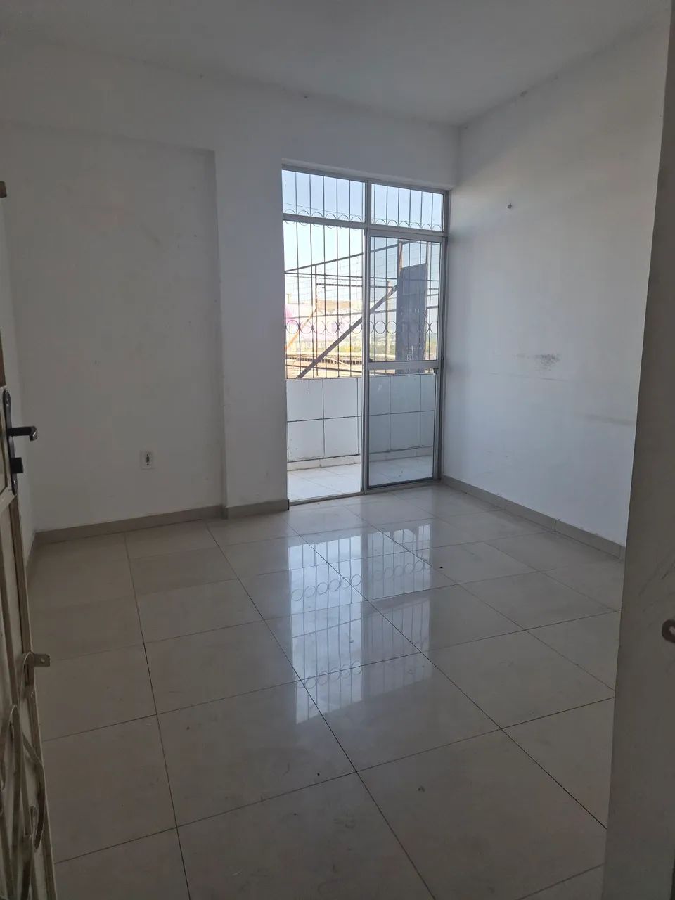 Locação! Apartamento lirio do vale.