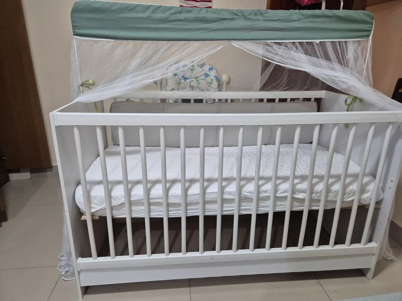 Berço 3 em 1 + Colchão + Cômoda 6 gavetas  - Foto 3