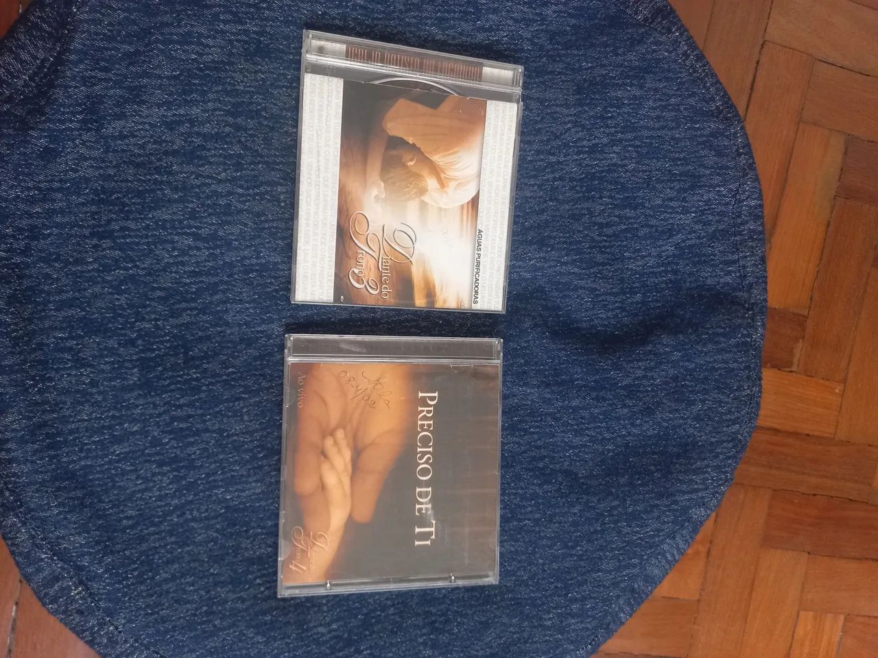 6 CDs coleção Diante do Trono,volumes 1,2,3,4,6 e 7 - Foto 3