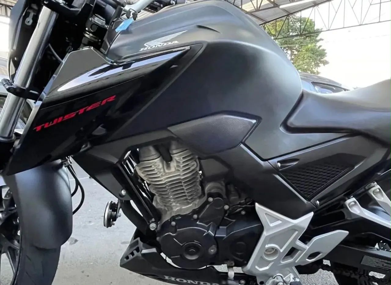 CB 300 - Foto 5