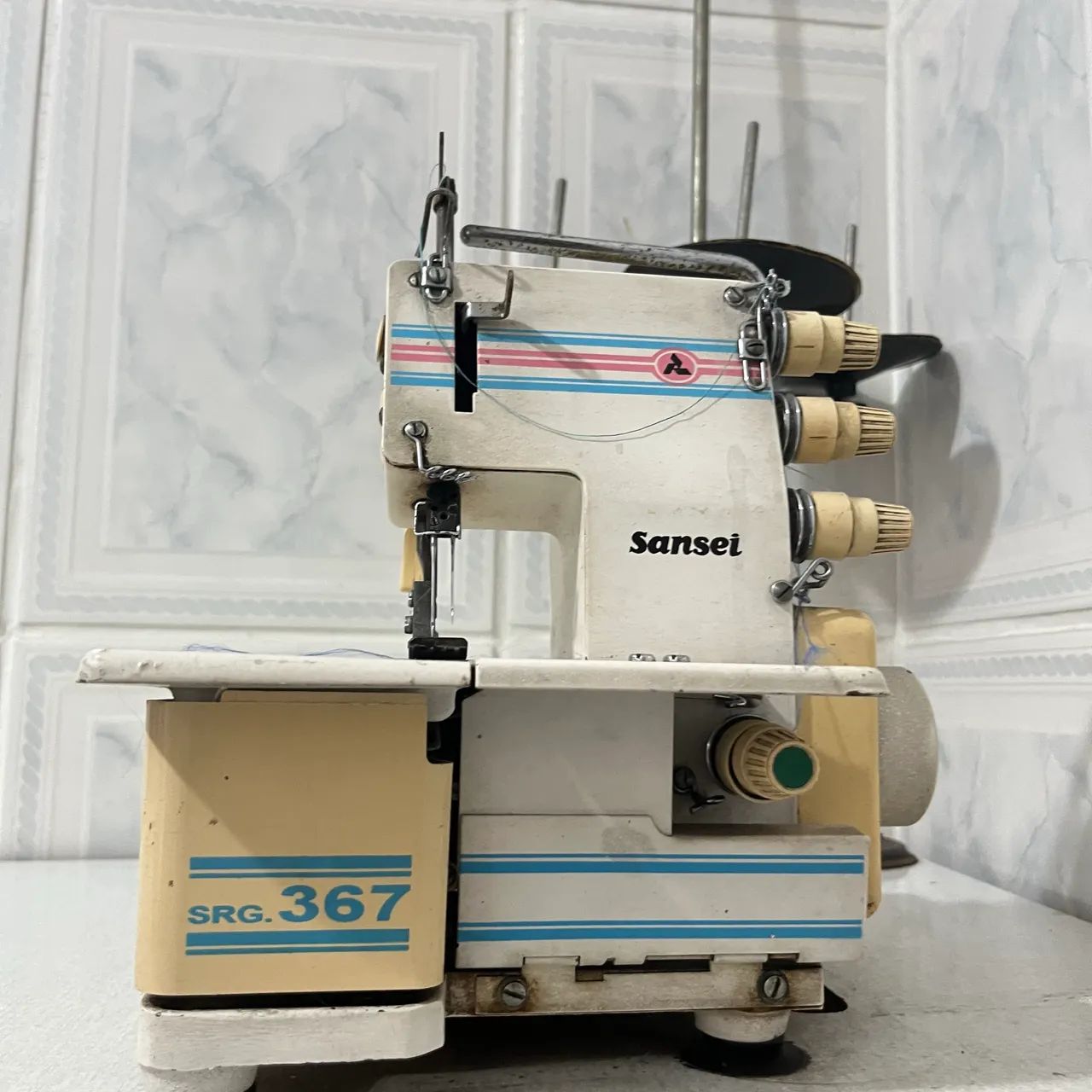 Galoneira Sansei SRG.367 semi-industrial com bancada e motor - Foto 3