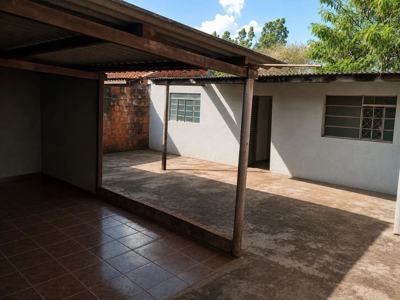 Vende-se Imóvel com 2 Casas no Terreno - Foto 2
