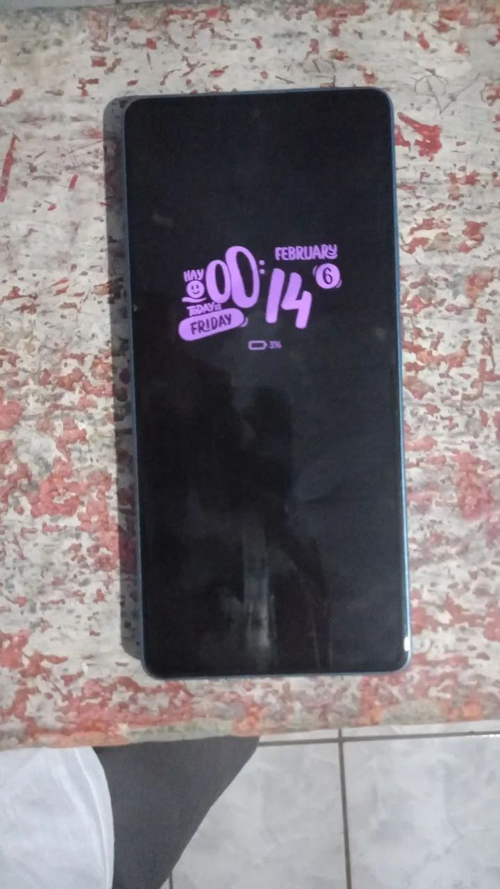 Vendo um celular poco f5