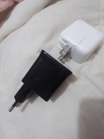 Vendo adaptador do carregador, abas originais, um - Foto 2