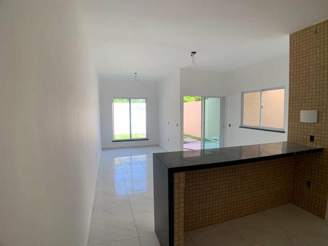 Belíssima casa plana nova de 03 quartos - Foto 6