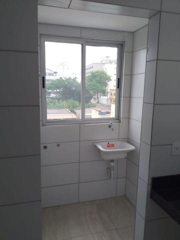 Apartamento com 02 quartos com armários e 04 vagas cobertas - Foto 3