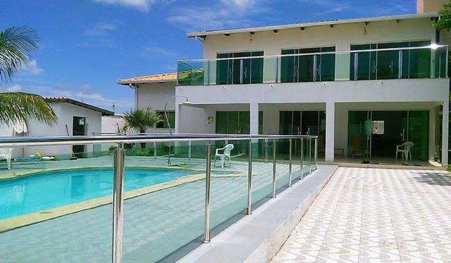 Lindo sobrado com 04 quartos sendo 2 suítes - Piscina aquecida