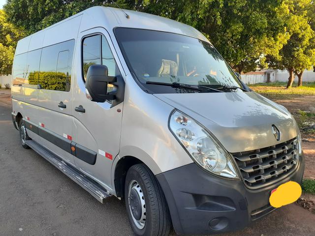 Van Renault Master 2016/2017 R$ 135.000,00